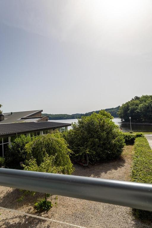 Logis Hotel Du Lac Neuvic  Zewnętrze zdjęcie