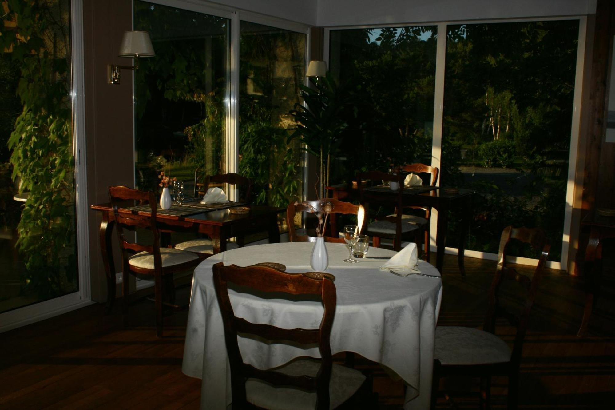 Logis Hotel Du Lac Neuvic  Zewnętrze zdjęcie
