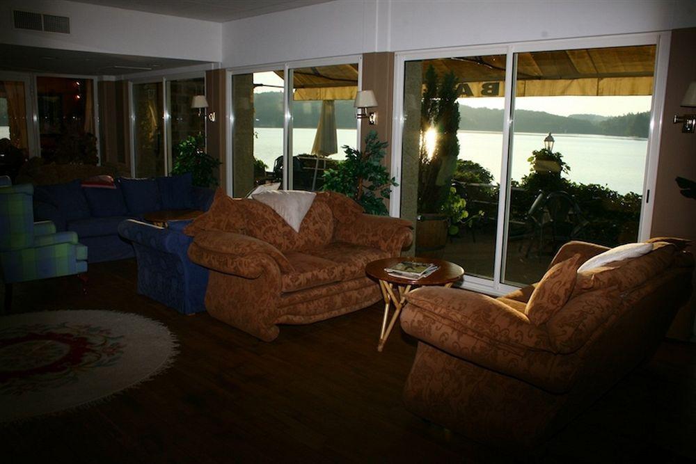 Logis Hotel Du Lac Neuvic  Zewnętrze zdjęcie