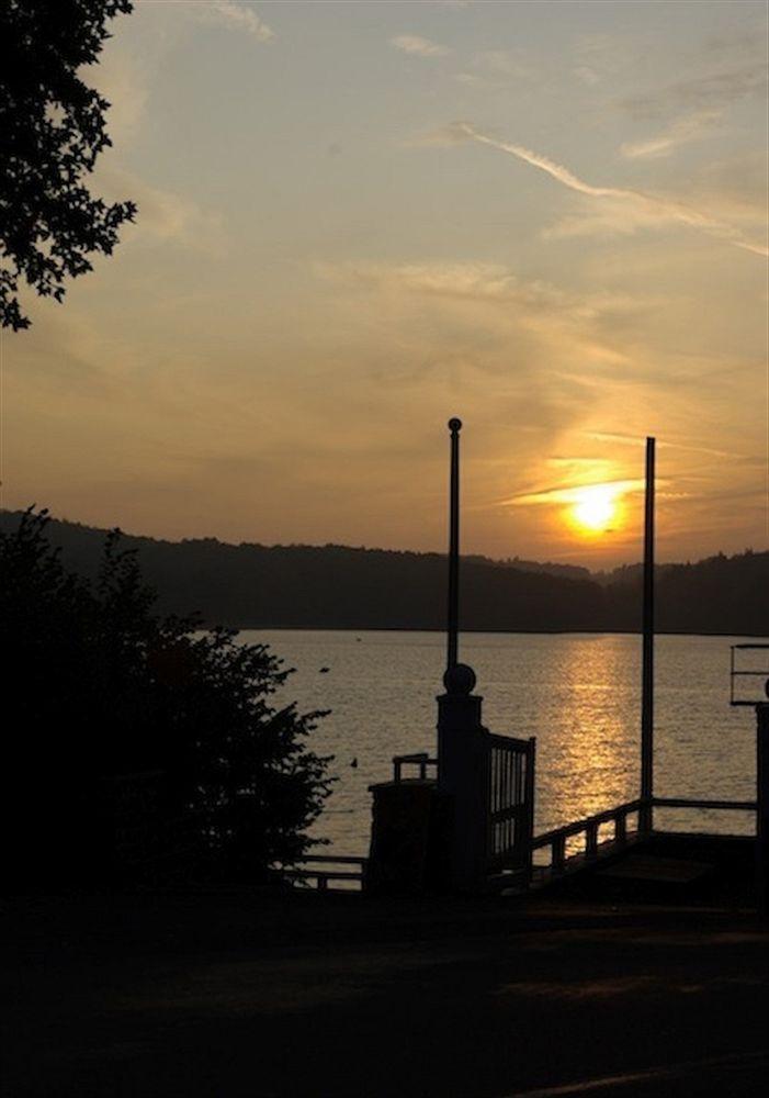 Logis Hotel Du Lac Neuvic  Zewnętrze zdjęcie