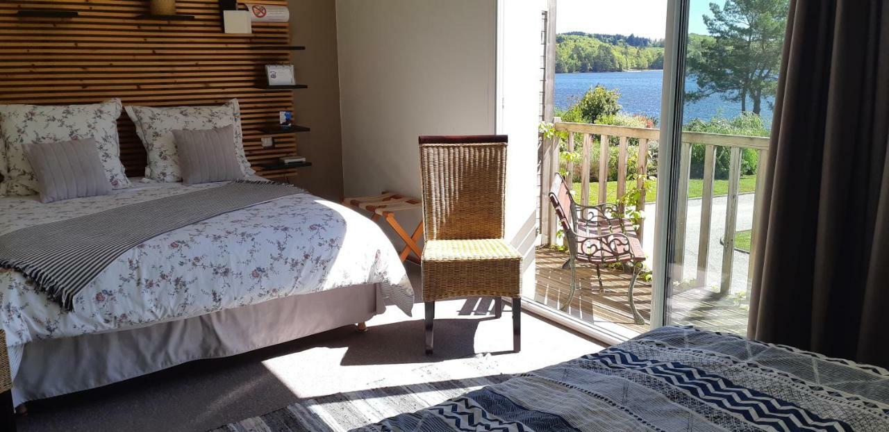 Logis Hotel Du Lac Neuvic  Zewnętrze zdjęcie