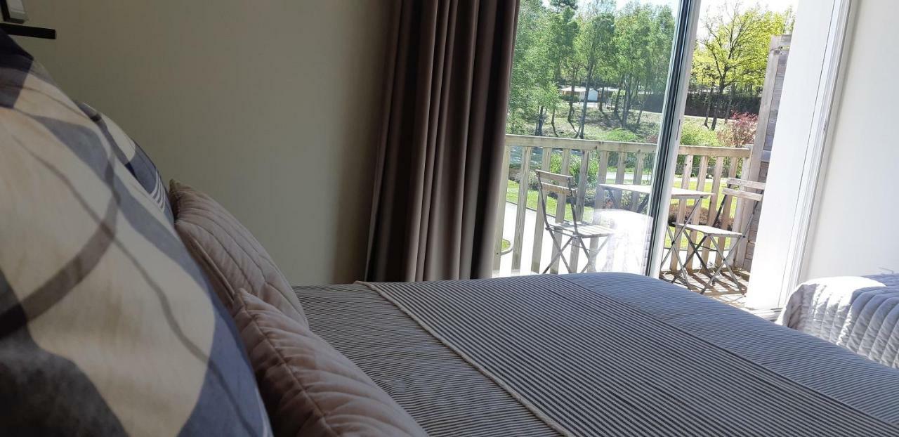 Logis Hotel Du Lac Neuvic  Zewnętrze zdjęcie